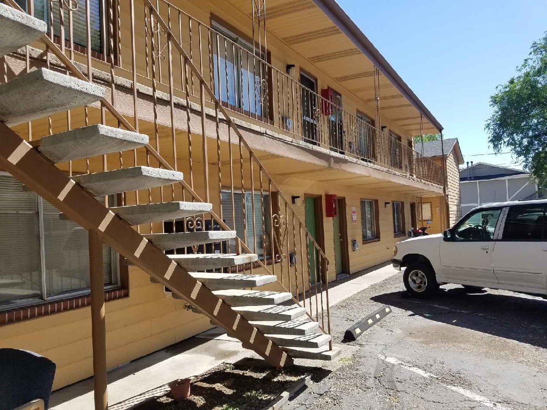 Building Photo - Chism Street Apartments