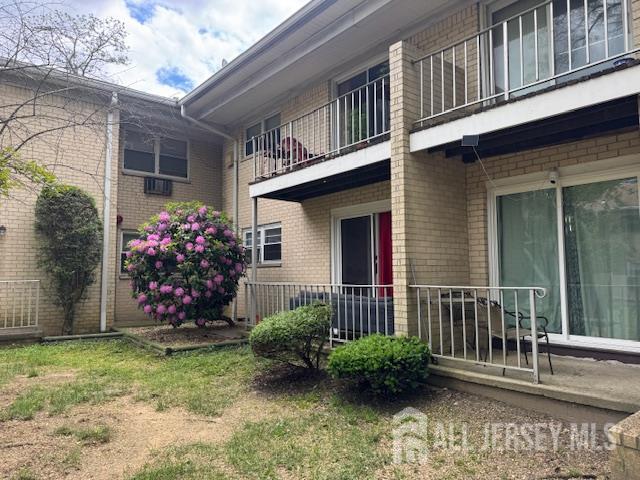 Foto del edificio - 400 Cranbury Rd