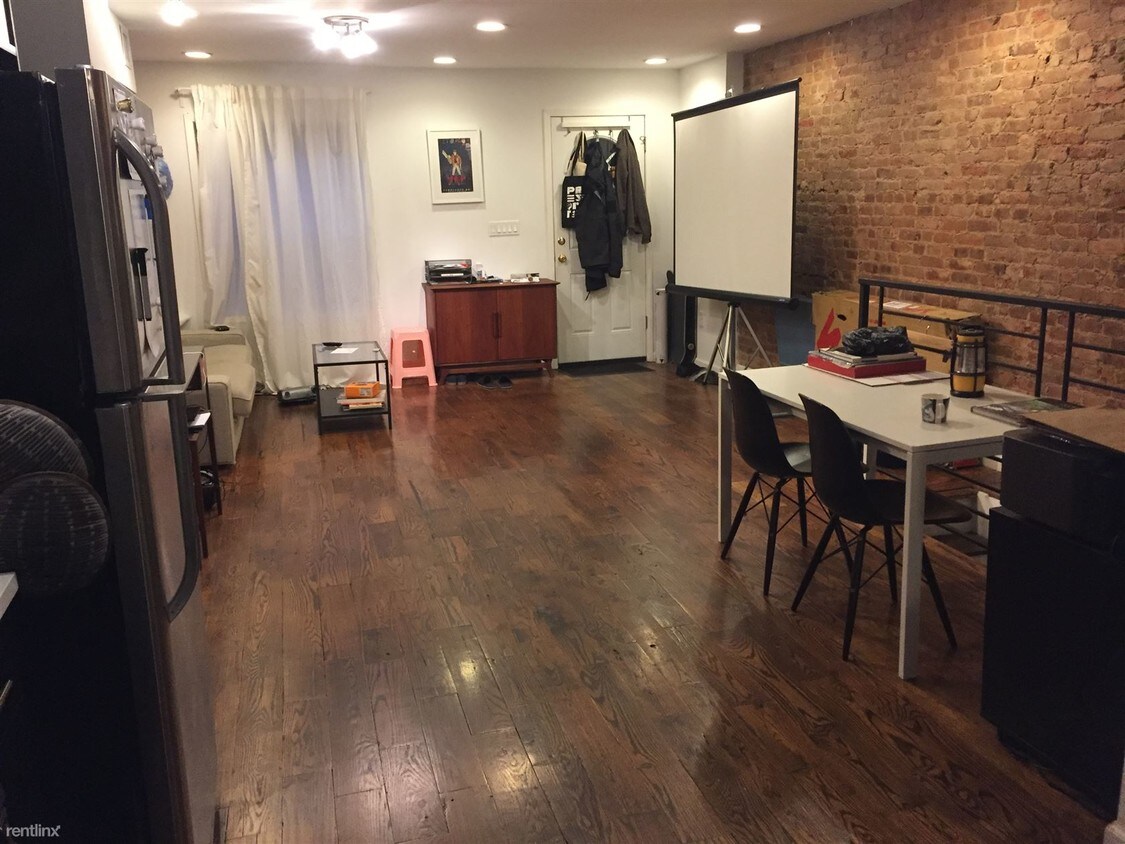 Primary Photo - 1020 Greene Ave