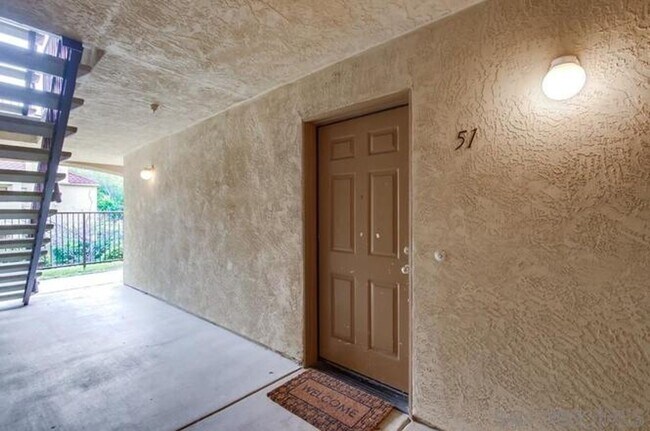 Foto del edificio - 2-bed, 2-bath Condo in San Diego's Linda Vista/Fashion Valley Area.