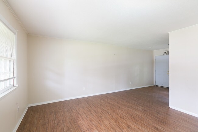 Building Photo - 4201 S Dowfield Dr