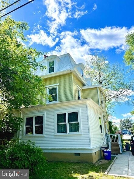 Building Photo - 102 Myrtle Ave