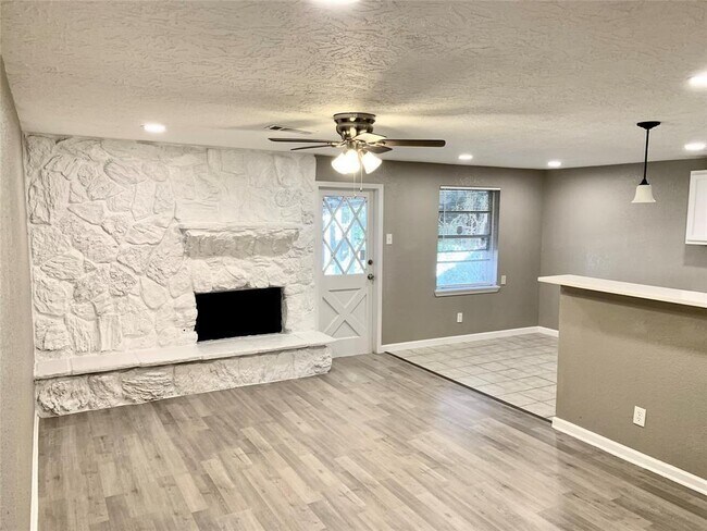 Building Photo - 2226 Blueberry Ln