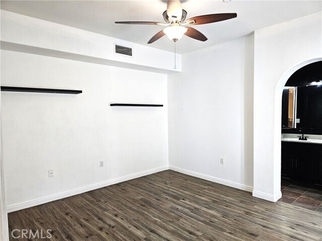 Building Photo - 2723 Lake Pointe Dr