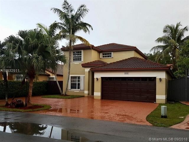 Foto del edificio - 8232 NW 199th Terrace