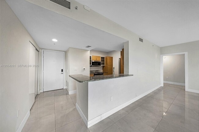 Foto del edificio - 2775 NE 187th St