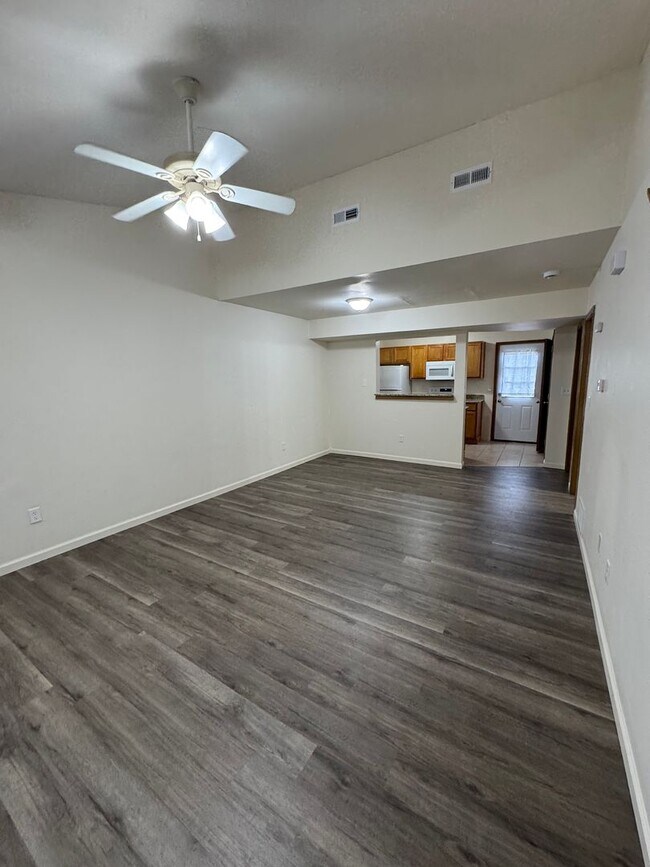 Foto del edificio - 1412-1414-1414 Greensboro Dr