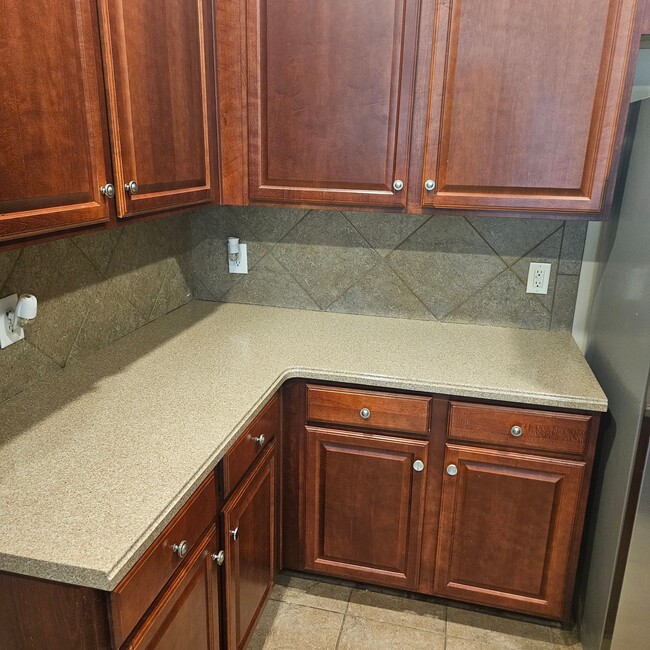 Building Photo - 1052 Crown Blvd