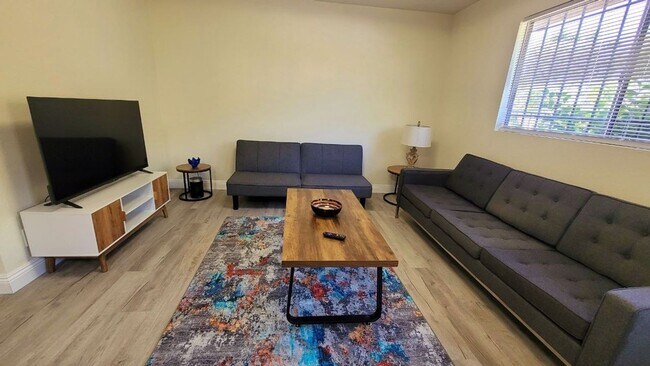 Foto del edificio - Charming 2BR Unit in Vista Ranch