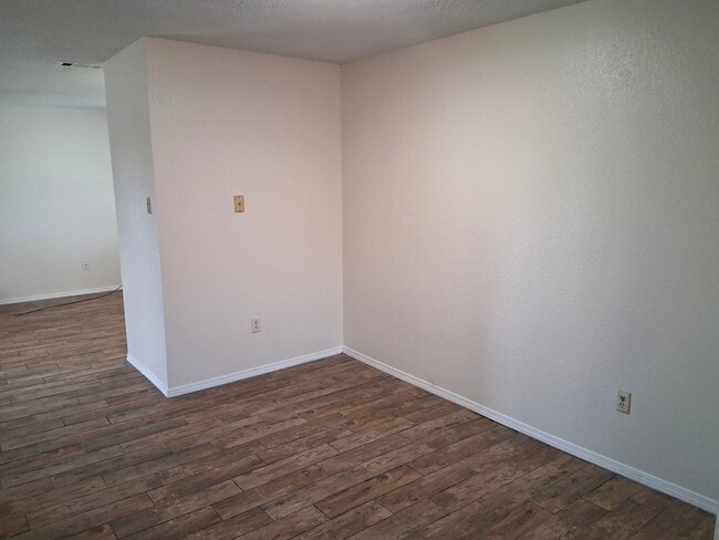 Building Photo - 3515 Plains Dr