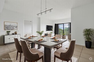 Building Photo - 9340 Fontainebleau Blvd