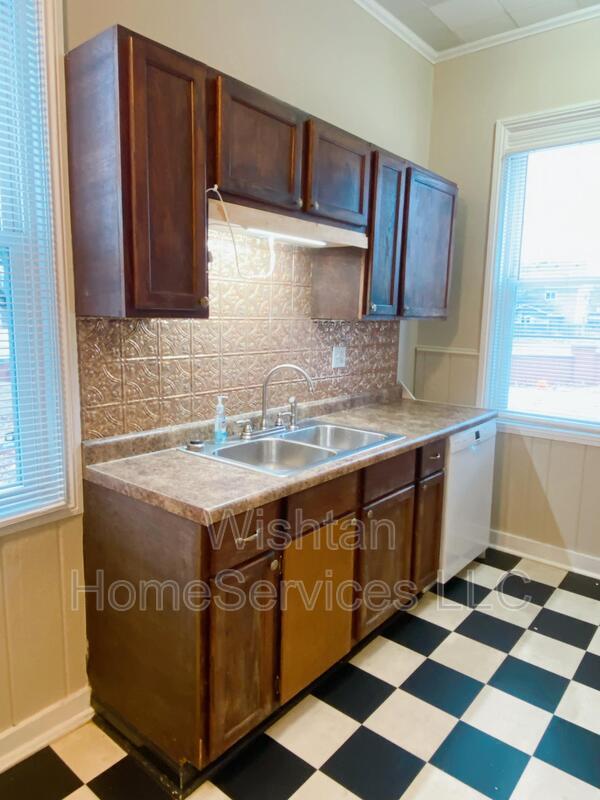 Foto del edificio - 224 W Carroll St