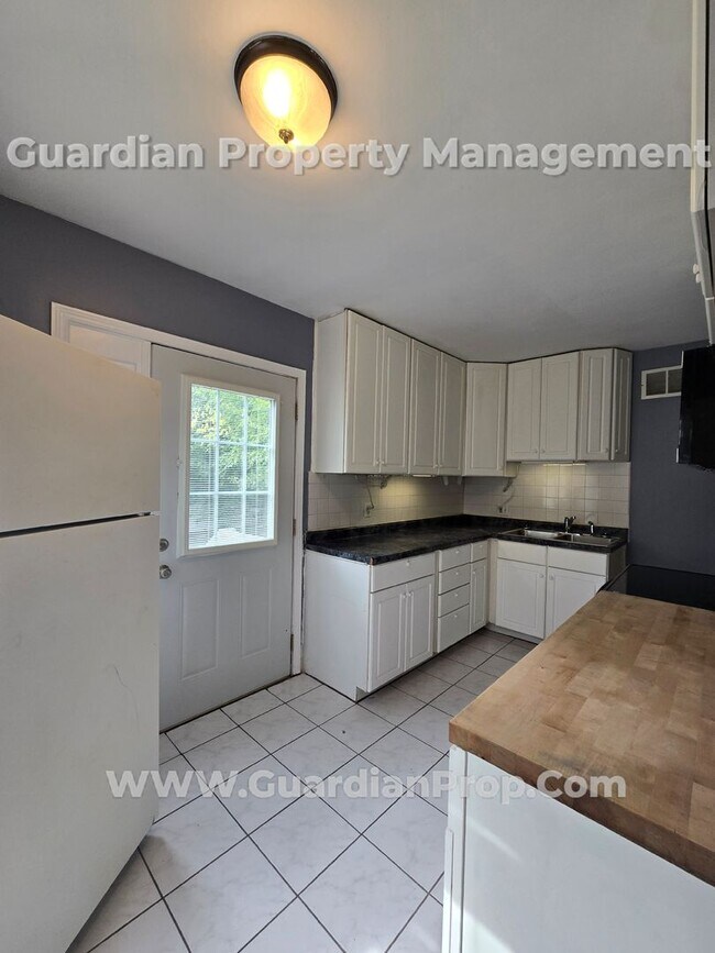 Foto del edificio - Available Now! NE Minneapolis Single Famil...