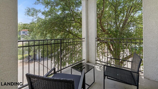 Foto del edificio - 3232 N Garland Ave