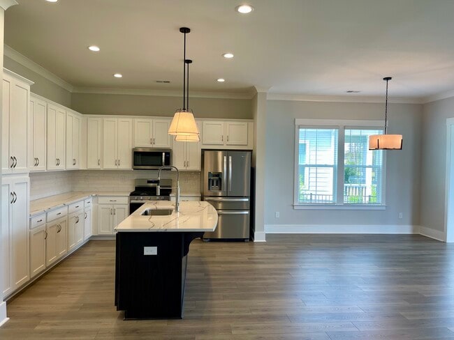 Foto del edificio - 2034 Comradery Way