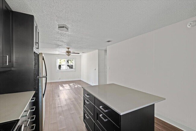 Foto del edificio - 5005 Brighton Rd