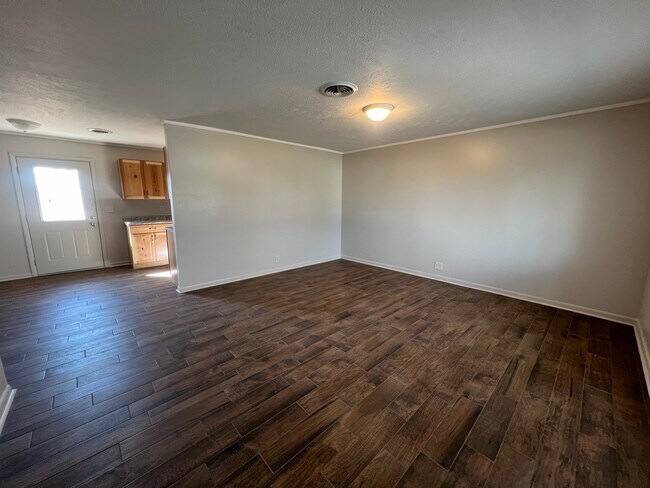 Foto del edificio - 1421 Pawnee Ave