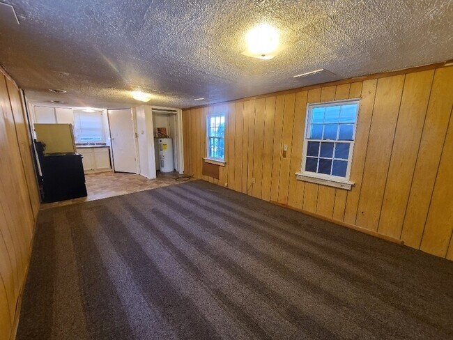 Building Photo - 2317 Reed Ave