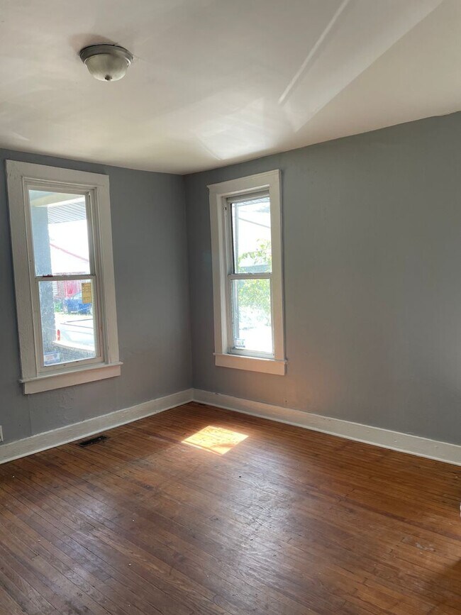 Building Photo - Charming 3 Bed 1 Bath Ranch