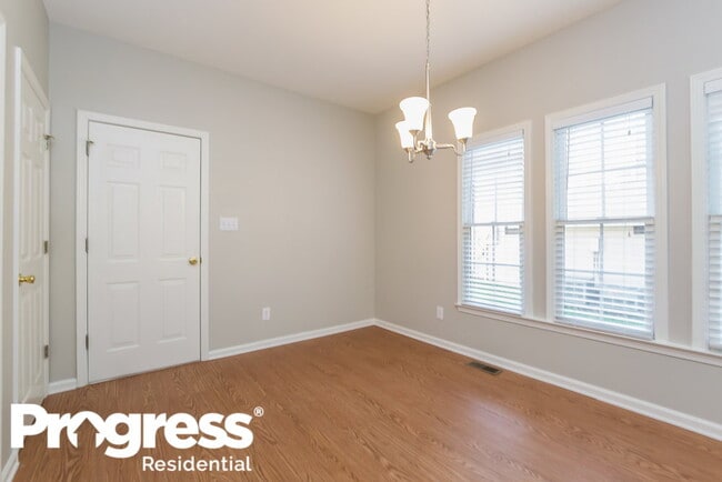 Foto del edificio - 4527 Avion Park