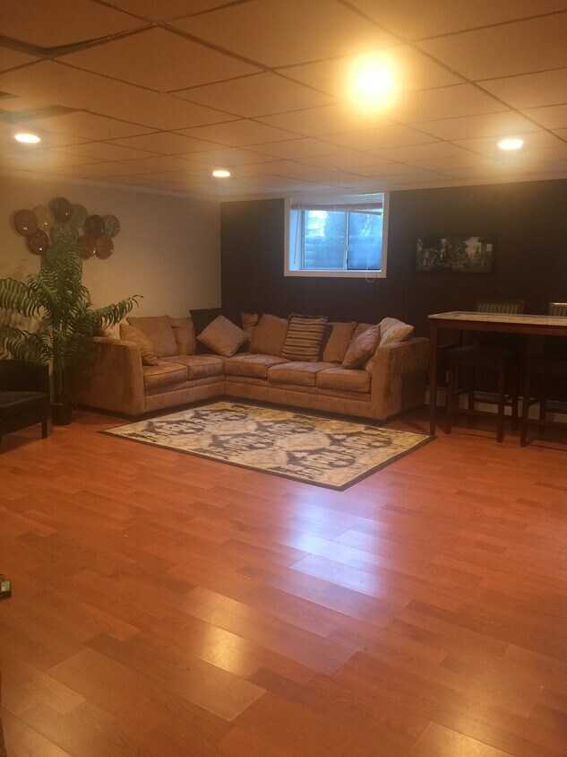 4 Higbie Dr Unit 2, Smithtown, NY 11787 Apartments in Smithtown, NY