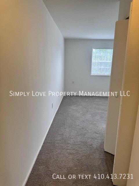 Building Photo - 4423 Romlon St
