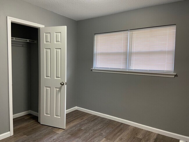 Dormitorio - 101 Blaylock St