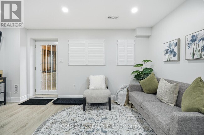 Photo du bâtiment - 10 Selby Dr