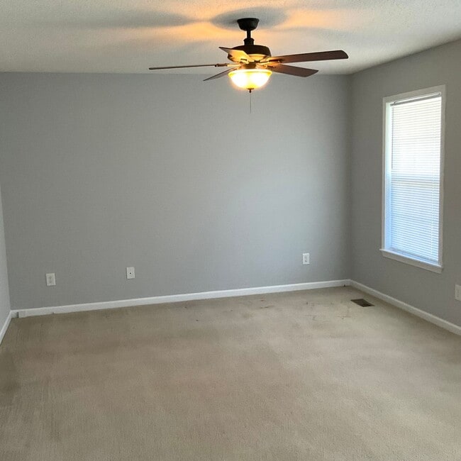 Foto del edificio - Home with 3 Bedrooms, 2 Baths with 2 Car G...