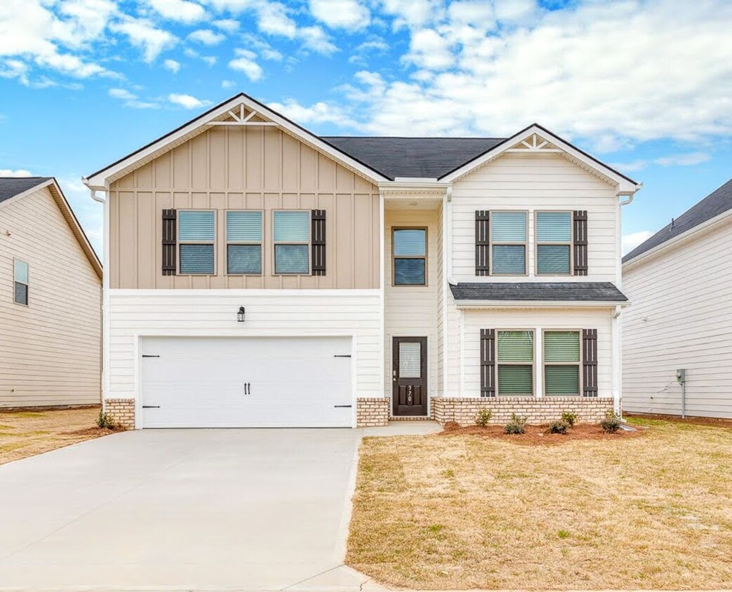 Foto principal - Spacious 5-Bedroom Home in Southgrove – Mo...