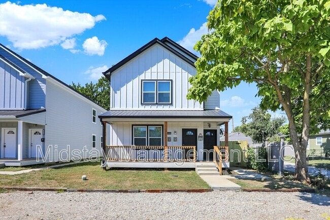 Photo - 2022 Rembrandt St Apartment