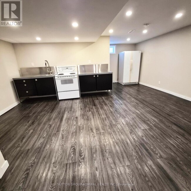 Building Photo - 104 Armitage Dr