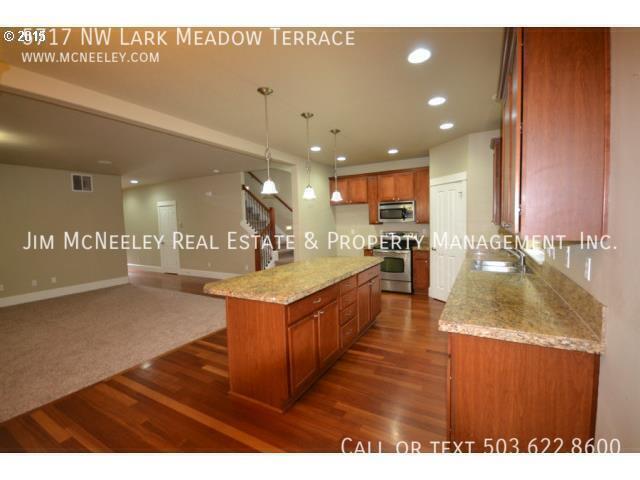 Foto del edificio - Rock Creek/Bethany Home with 3BR + a Bonus...