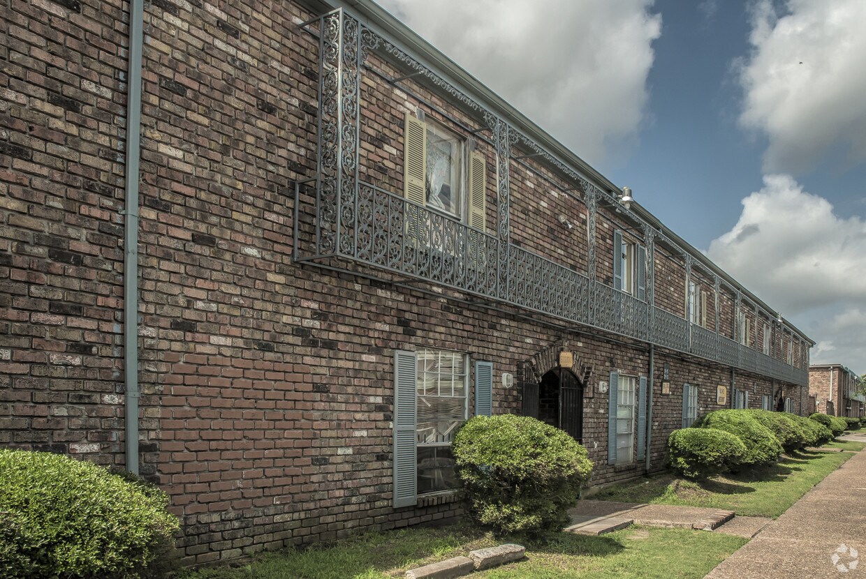 Foto principal - 9043 Beechnut St