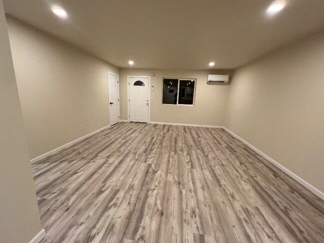 Building Photo - 1618 S 14th St