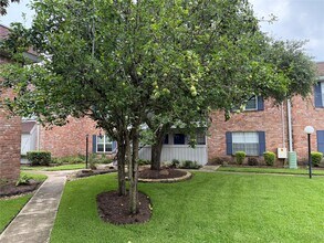Building Photo - 2250 Bering Dr