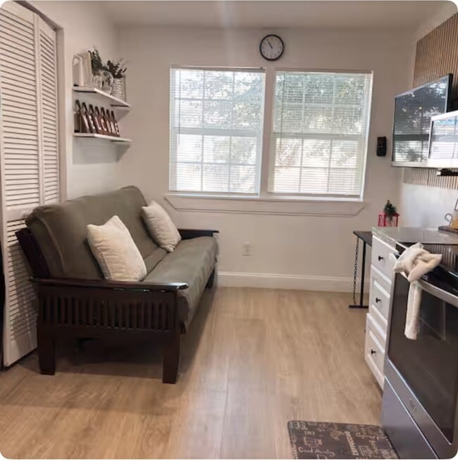 Building Photo - 6835 Avenue Q