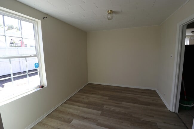 Building Photo - 504 Sequoyah Dr