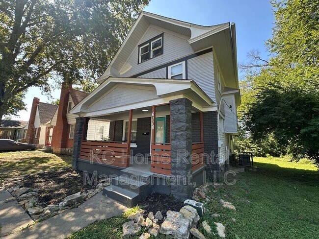 Building Photo - 6118 S Benton Ave