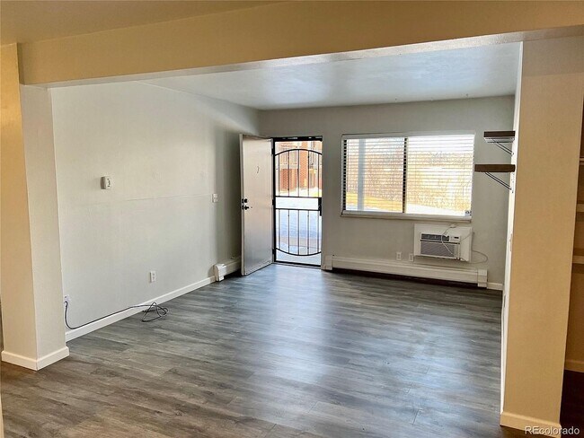 Sala de estar - 5995 W Hampden Ave