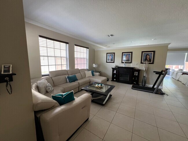Foto del edificio - 2531 Sawyer Terrace