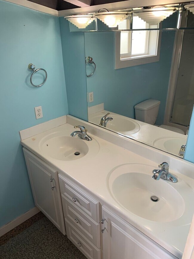 Foto del edificio - Quaint Kahana Studio- 50 yards to the beach!