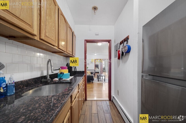 Building Photo - 871 Harrison Ave