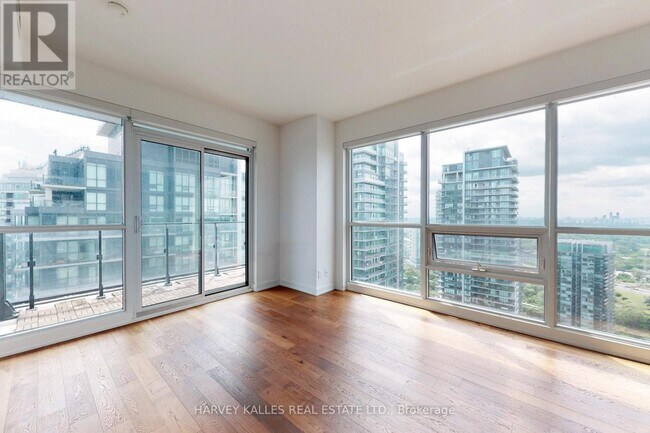 Photo du bâtiment - 2200-2200 Lake Shore Blvd W