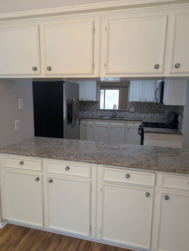 Foto del edificio - 3BR SFR w/ Garage & In-Unit Laundry in The Woodlands