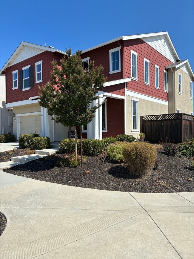Foto del edificio - Spacious 3BR House in Gilroy