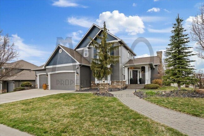 Building Photo - Immaculate Trickle Creek Home
