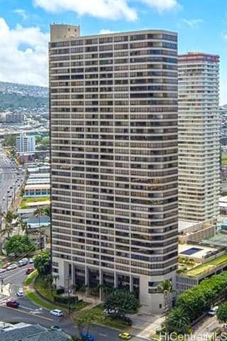Building Photo - 2499 Kapiolani Blvd