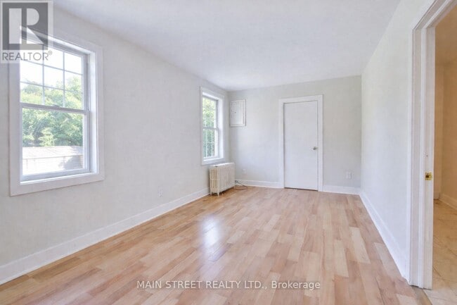 Building Photo - 280 Bells Ln