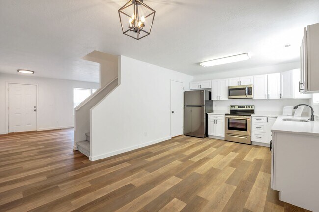 Foto del edificio - Newly Updated Pet Friendly 3 Bed - 2 Bath ...